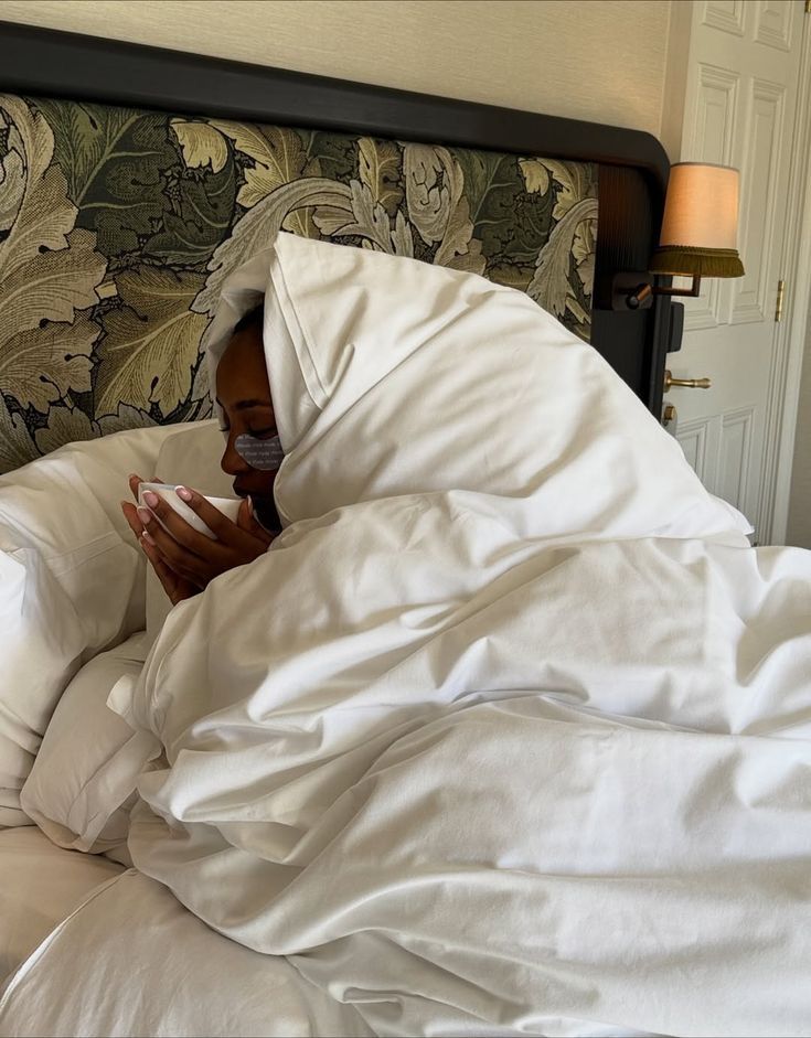 How to Create a Wind-Down Evening Ritual for Glowing Skin