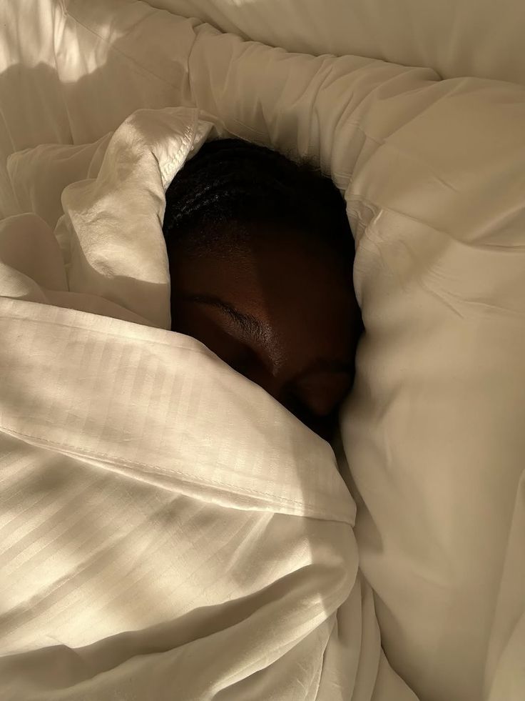 How Sleep Deprivation Affects Your Skin and Makeup