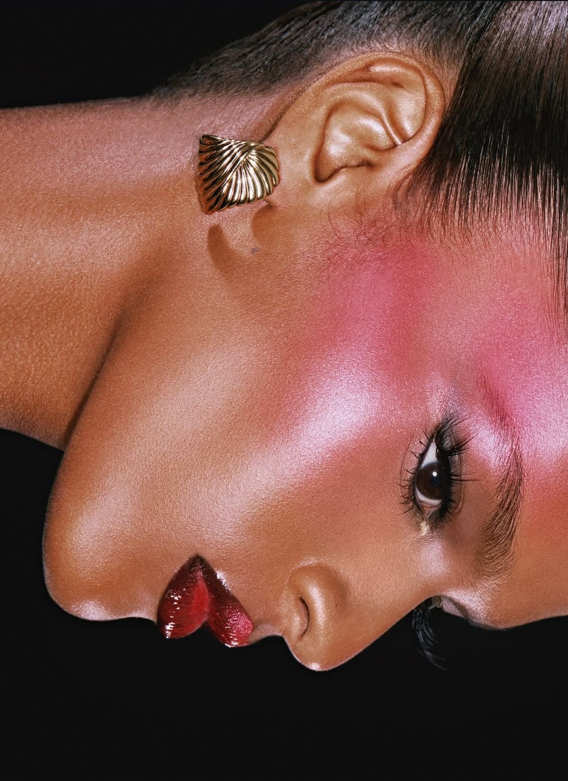 How To Make Your Makeup Survive Heat, Sweat & Humidity