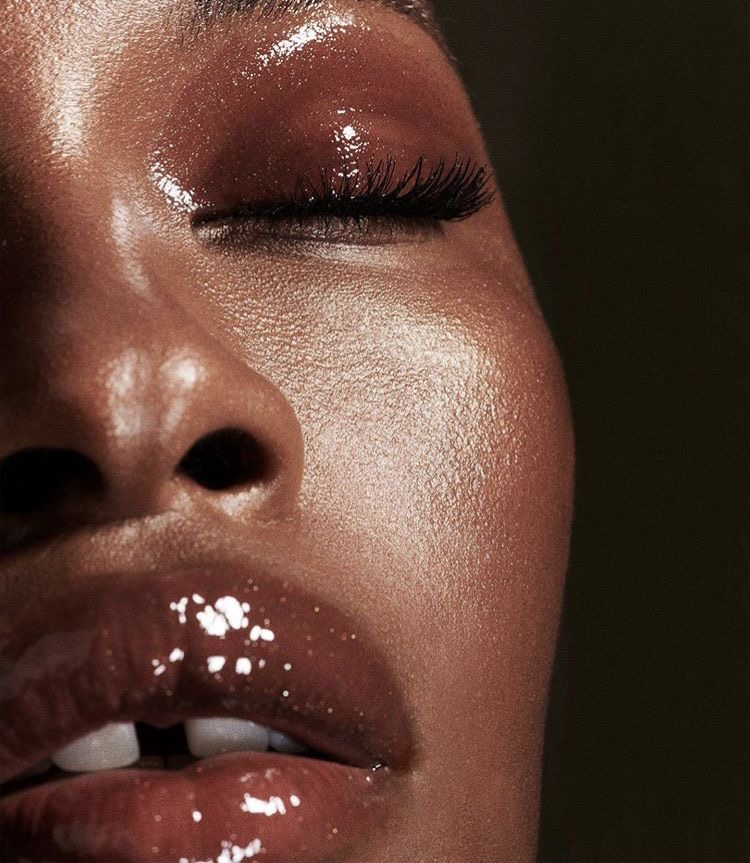 The Best Setting Sprays For Hot WeatHer That Actually Work