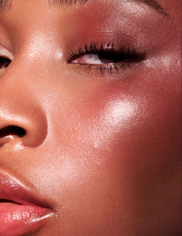 The Summer Makeup Mistakes That Are Ruining Your Base