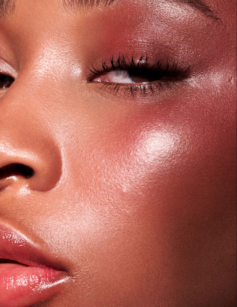The Summer Makeup Mistakes That Are Ruining Your Base